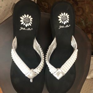 Size 8 yellow box sandals